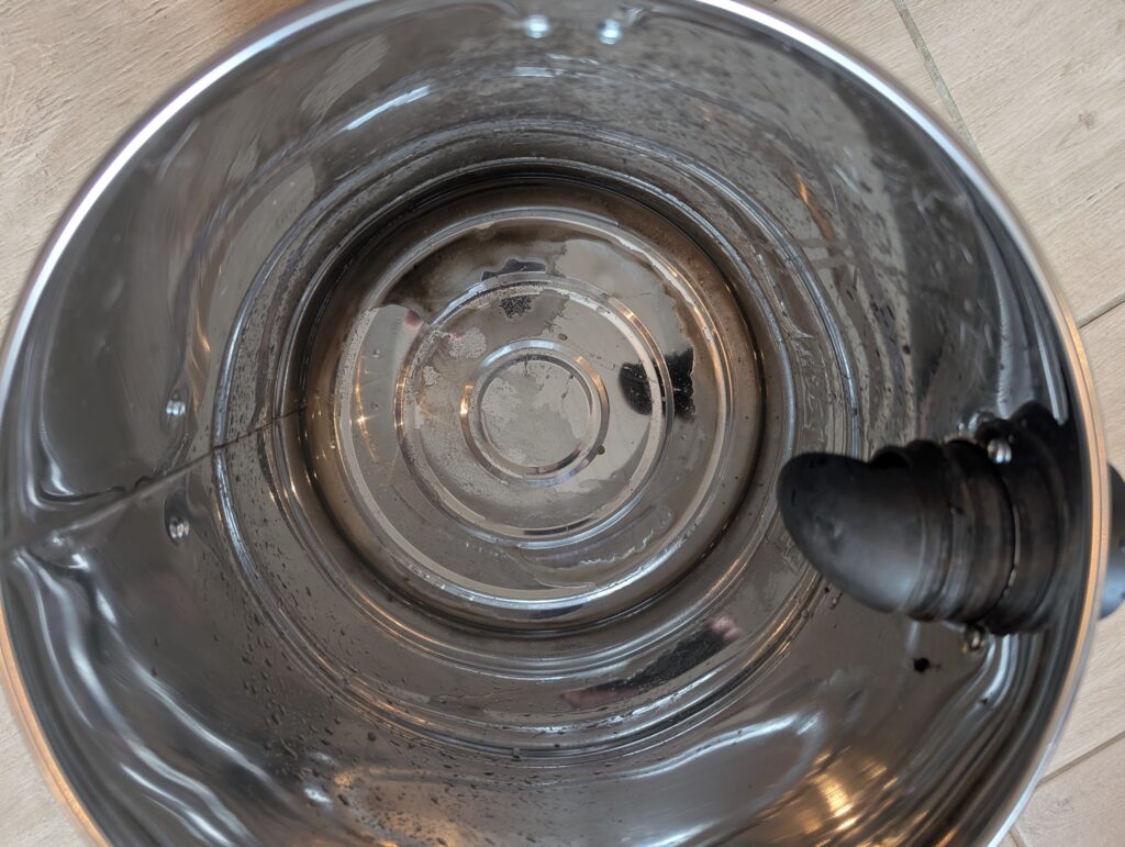 Scheppach SprayVac20 Waschsauger Schmutzwassertank nach der Nutzung