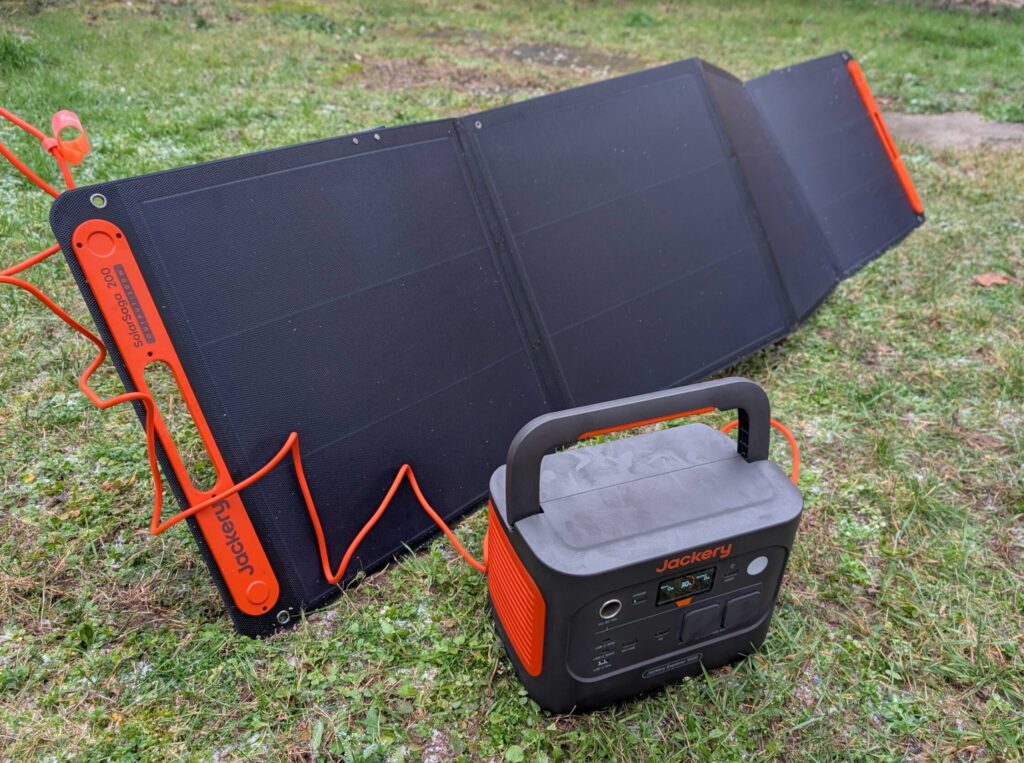 Solarpanel und Jackery 1000 v2 Powerstation