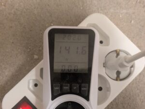 Stromverbrauch des Ladegerätes der Makita JV001GD101 Stichsäge