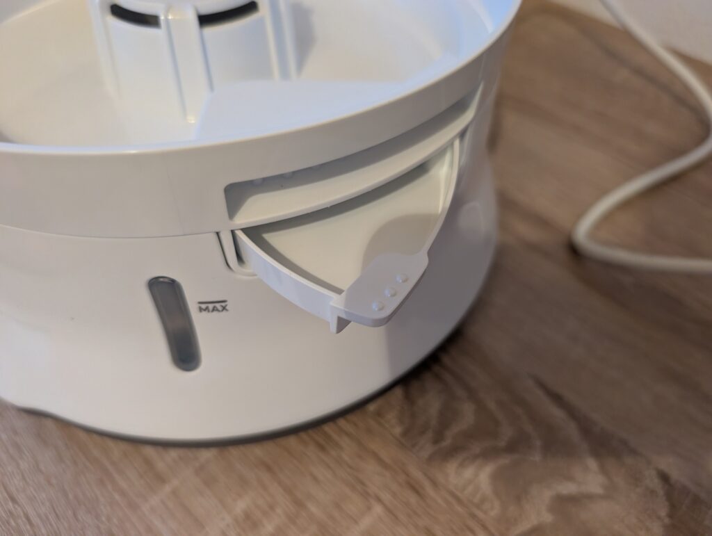 Tefal Convenient Series Deluxe VC502D Dampfgarer seitliches Tray zum Nachfüllen von Wasser geöffnet