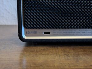 USB-Anschluss des Edifier ES60 Lautsprechers