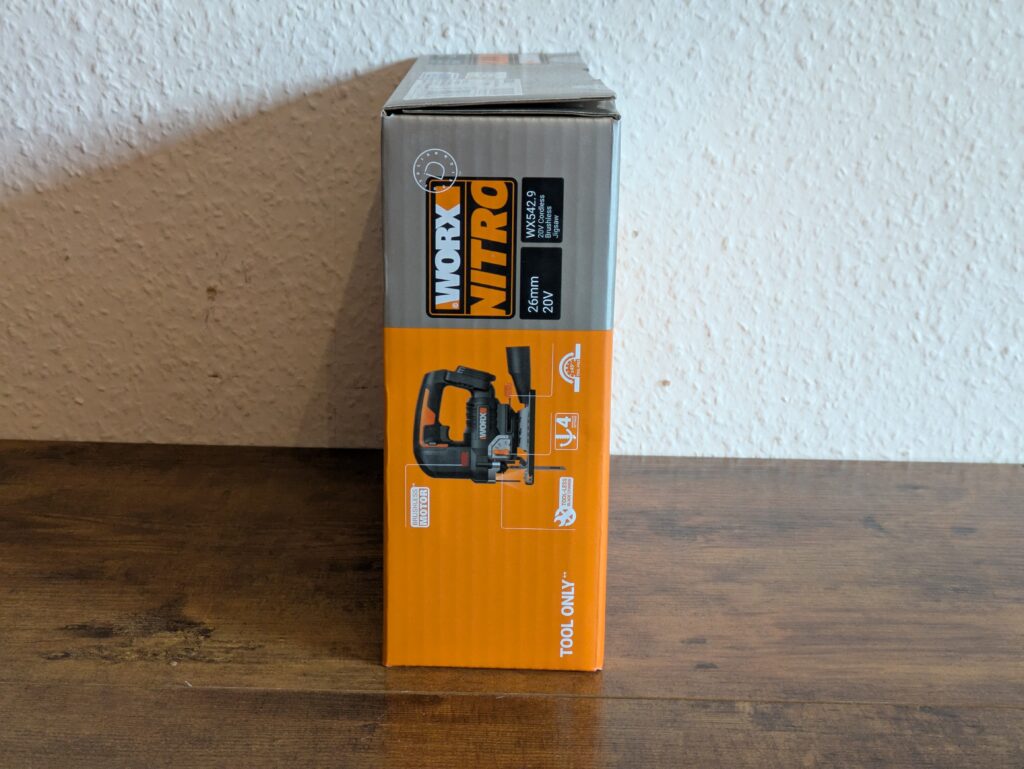 Verpackung der WORX Nitro WX542 Stichsäge von links