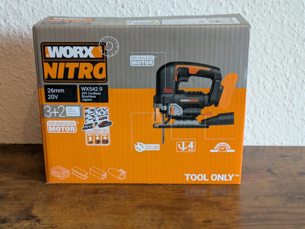 Verpackung der WORX Nitro WX542 Stichsäge von vorne