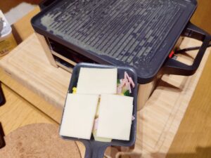 WMF Lono Raclette Pfännchen in Nutzung