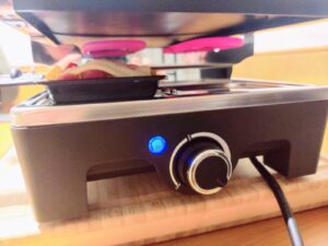 Cusimax CMRC-300 Raclette Temperaturregler im Betrieb