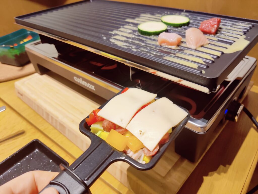 Cusimax CMRC-300 Raclette Pfännchen im Betrieb