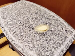 Cloer 6430 Raclette Grillplatte im Einsatz