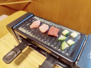 Clatronic RG 3592 Raclette Grillplatte im Einsatz