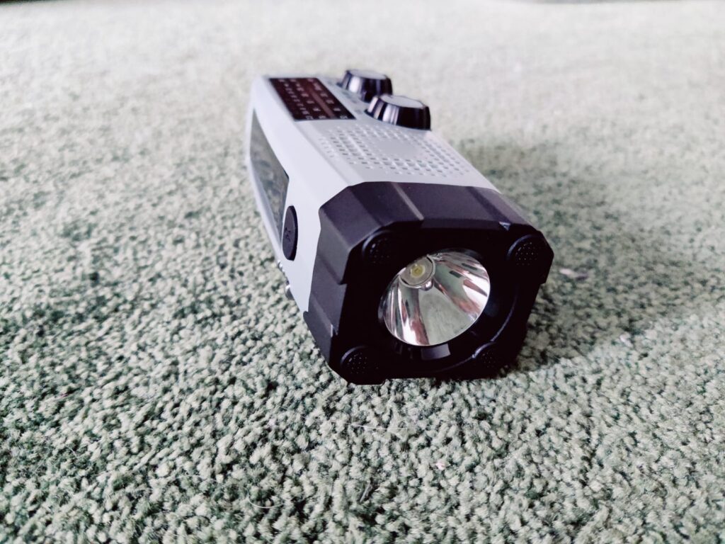 Gemmac XLN-383SW Kurbelradio von der Seite