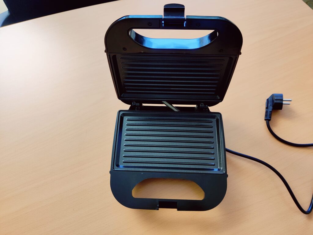 BLACK+DECKER BXSA752 Sandwichmaker offen