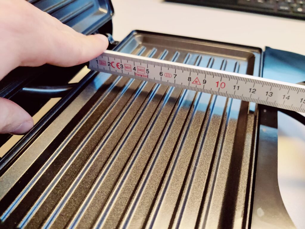 BLACK+DECKER BXSA752 Sandwichmaker Tiefe der Grillfläche