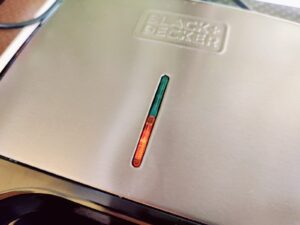 BLACK+DECKER BXSA752 Sandwichmaker Kontrollleuchte rot