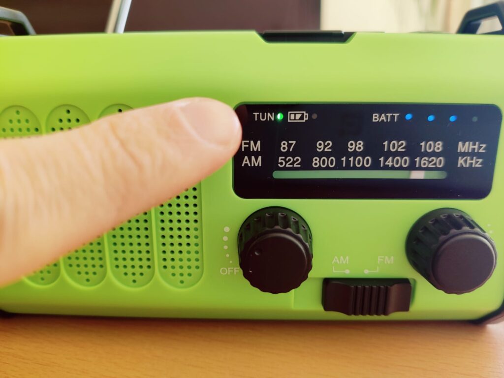 Fuqiduo XSY330 Kurbelradio Leuchtanzeige bei gutem Empfang