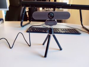 DEPSTECH DW50 Pro Webcam auf Stativ