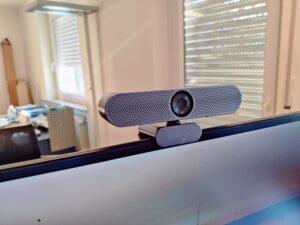 DEPSTECH DW50 Pro Webcam auf PC montiert