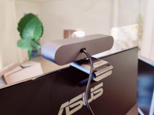 DEPSTECH DW50 Pro Webcam auf PC montiert Rückansicht