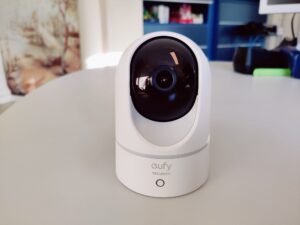 eufy E220 Überwachungskamera Vorderansicht