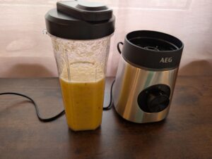 AEG SB4-1-4ST Smoothie-Maker Obstsmoothie fertig