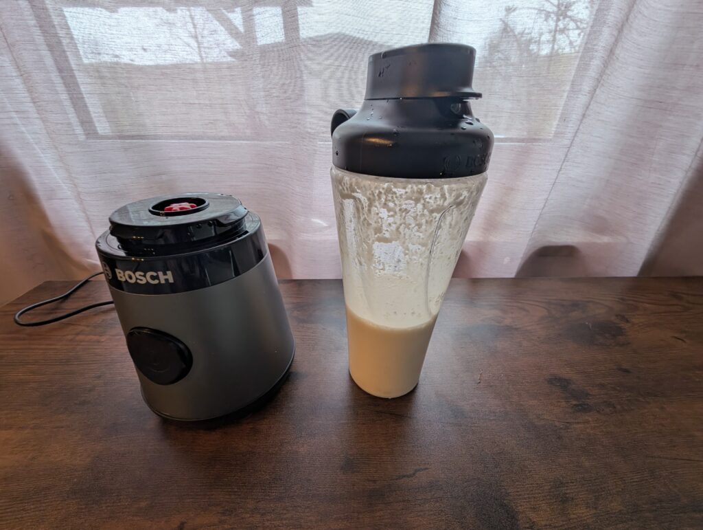 Bosch VitaPower Serie 2 Smoothie Maker Bananen Nuss Smoothie fertig