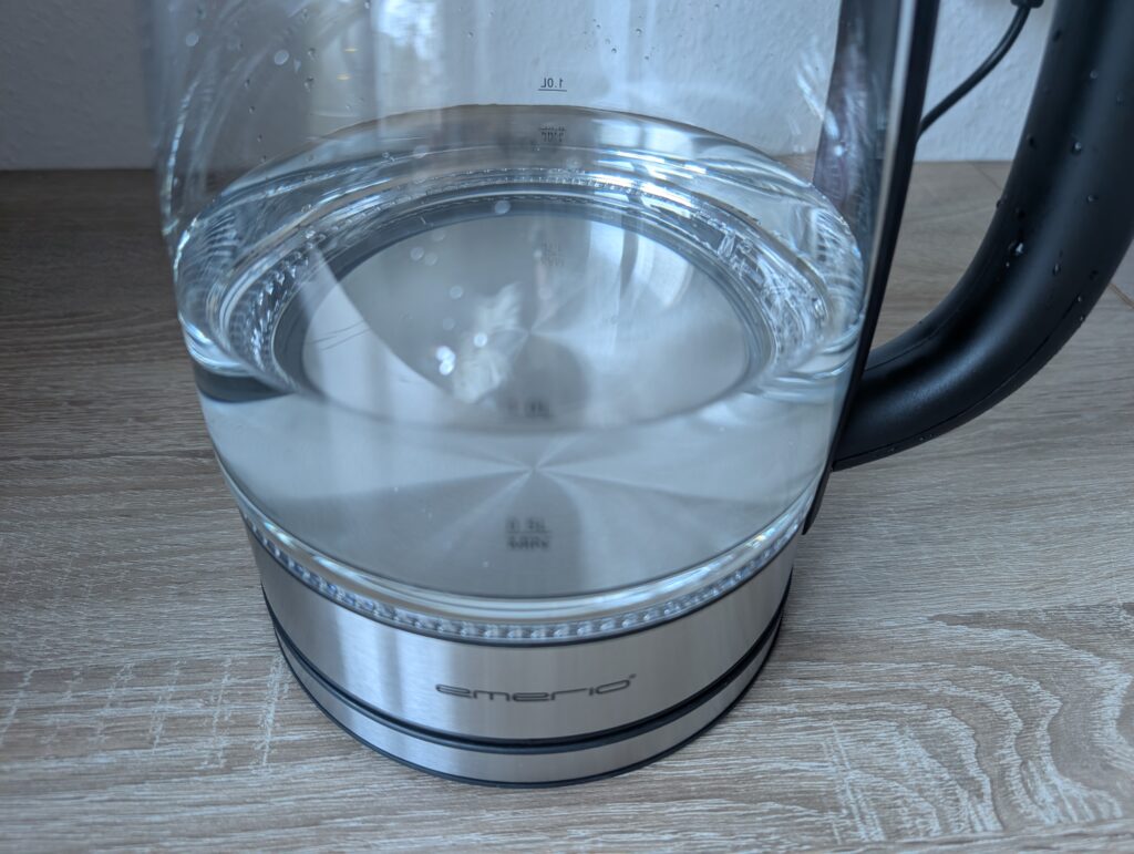 EMERIO WK-119988.7 Wasserkocher mit Wasser Detail