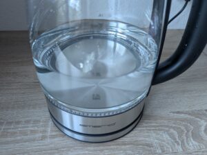 EMERIO WK-119988.7 Wasserkocher mit Wasser Detail
