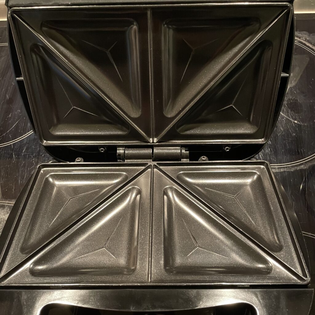 Emerio ST-120889 Sandwichmaker geöffnet