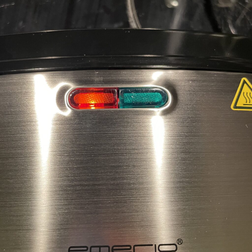 Emerio ST-120889 Sandwichmaker in Betrieb