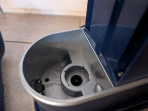 Eureka NEY100 Waschsauger Aufnahme Frischwassertank