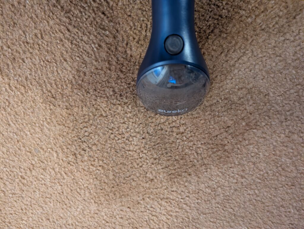 Eureka NEY100 Waschsauger Kaffeefleck abgesaugt