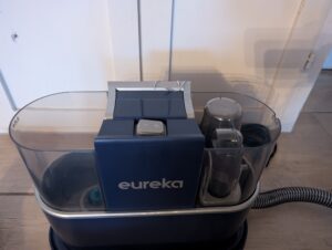 Eureka NEY100 Waschsauger eingesetzte Behälter ohne Deckel