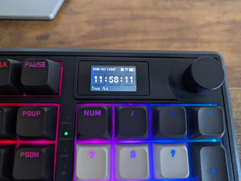 HATOR Skyfall 100 Pro Wireless Gaming-Tastatur Display