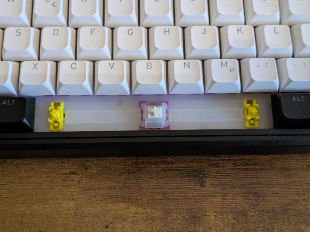 HATOR Skyfall 80 MAG Ultima 8K Gaming-Tastatur Leertaste ausgebaut