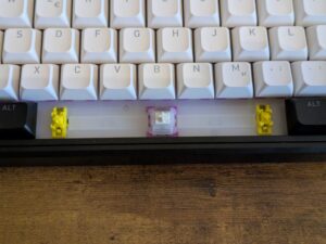 HATOR Skyfall 80 MAG Ultima 8K Gaming-Tastatur Leertaste ausgebaut