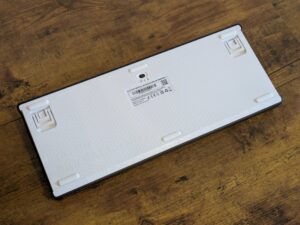 HATOR Skyfall 80 MAG Ultima 8K Gaming-Tastatur von unten