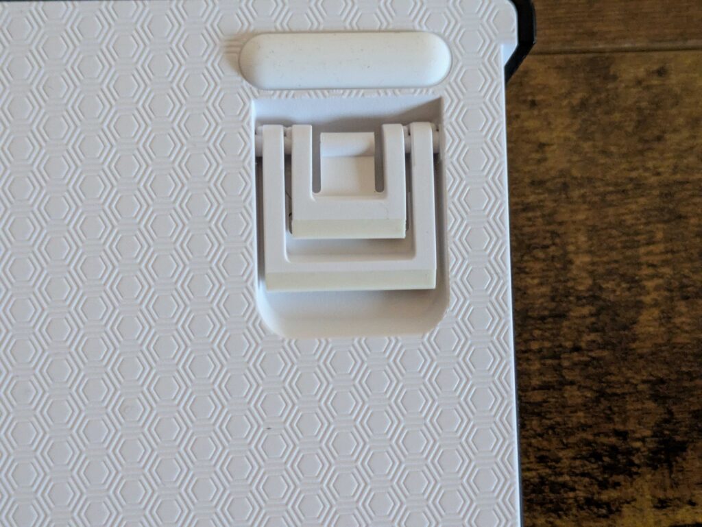 HATOR Skyfall 80 MAG Ultima 8K Gaming-Tastatur von unten eingeklappte Stützen