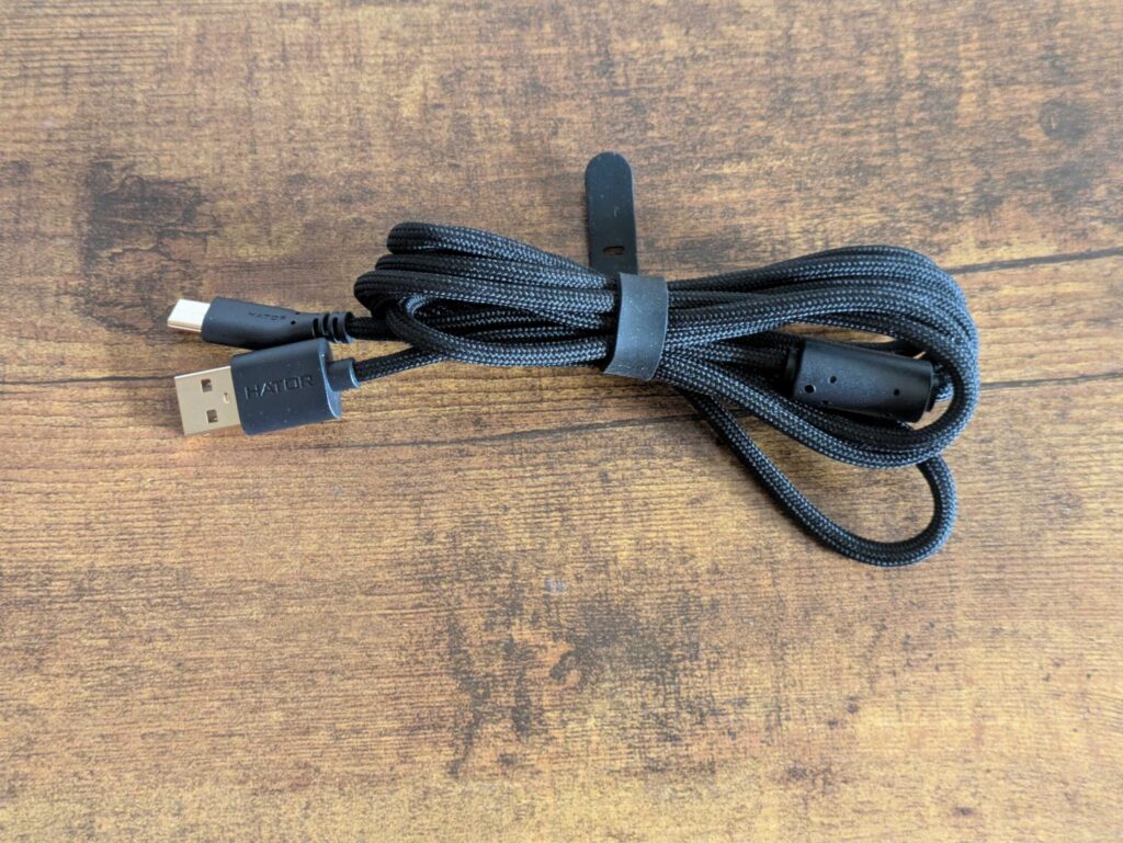 Kabel der HATOR Skyfall 100 Pro Wireless Gaming-Tastatur