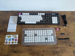 Lieferumfang der HATOR Skyfall 100 Pro Wireless Gaming-Tastatur