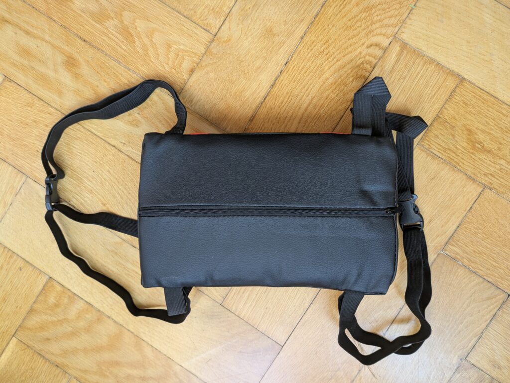 Lordosekissen des Bagazzia Racingreat Gaming-Stuhls von hinten