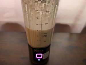 Ninja Blast Smoothie Maker Bananen Nuss Smoothie gemixt