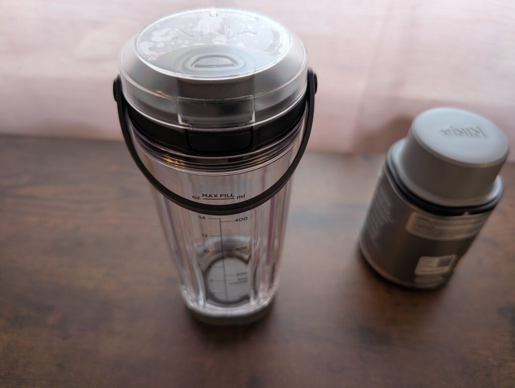 Ninja Blast Smoothie Maker Becher mit Deckel