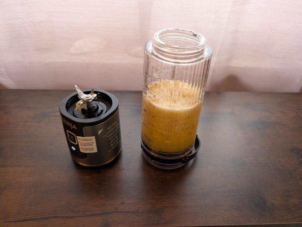 Ninja Blast Smoothie Maker Obstsmoothie nach dem Mixen