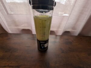 Ninja Blast Smoothie Maker Selleriesmoothie beim Mixen