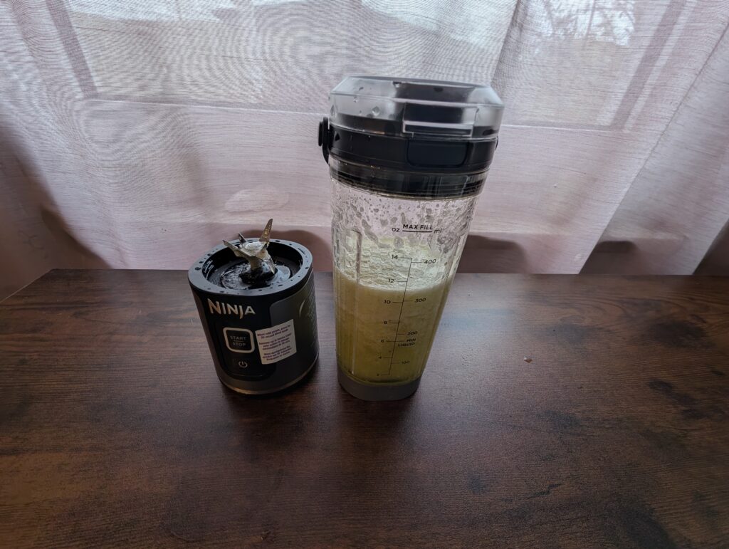 Ninja Blast Smoothie Maker Selleriesmoothie nach dem Mixen