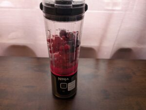 Ninja Blast Smoothie Maker gefrorene Beeren Smoothie