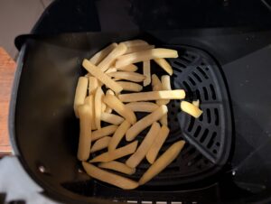 Panasonic NF-CC600AXE Heißluftfritteuse Pommes vor dem Garen