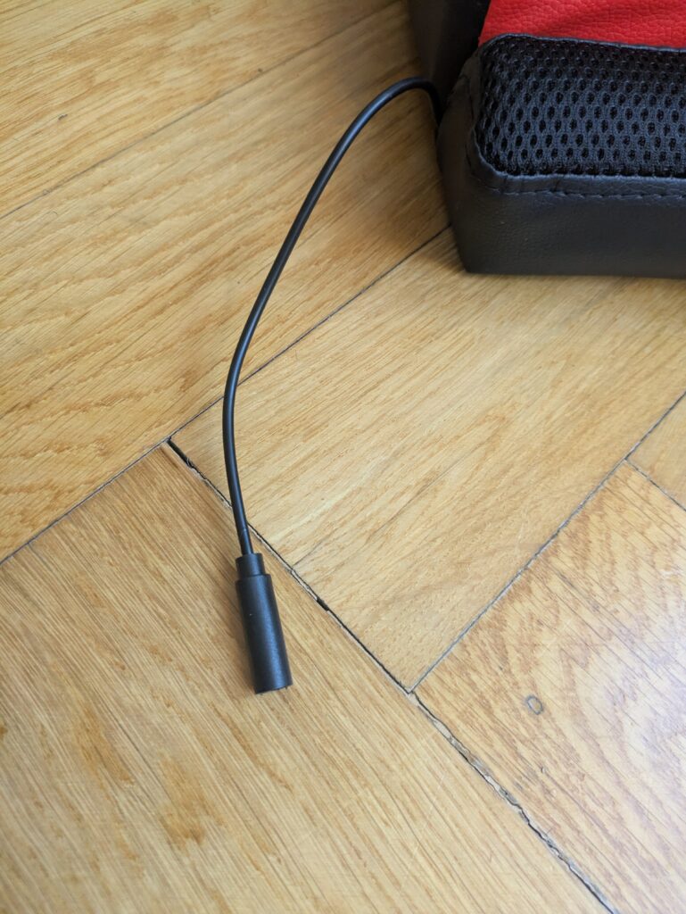 RGB-Anschluss des Bagazzia Racingreat Gaming-Stuhls von oben