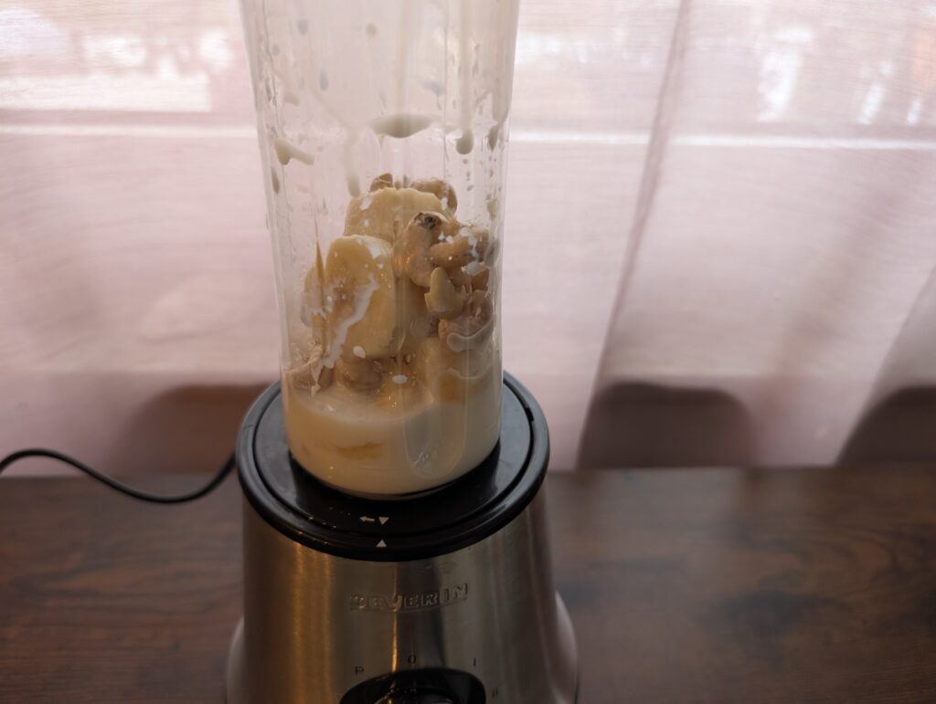 SEVERIN SM 3737 Smoothie Maker Bananen Nuss Smoothie