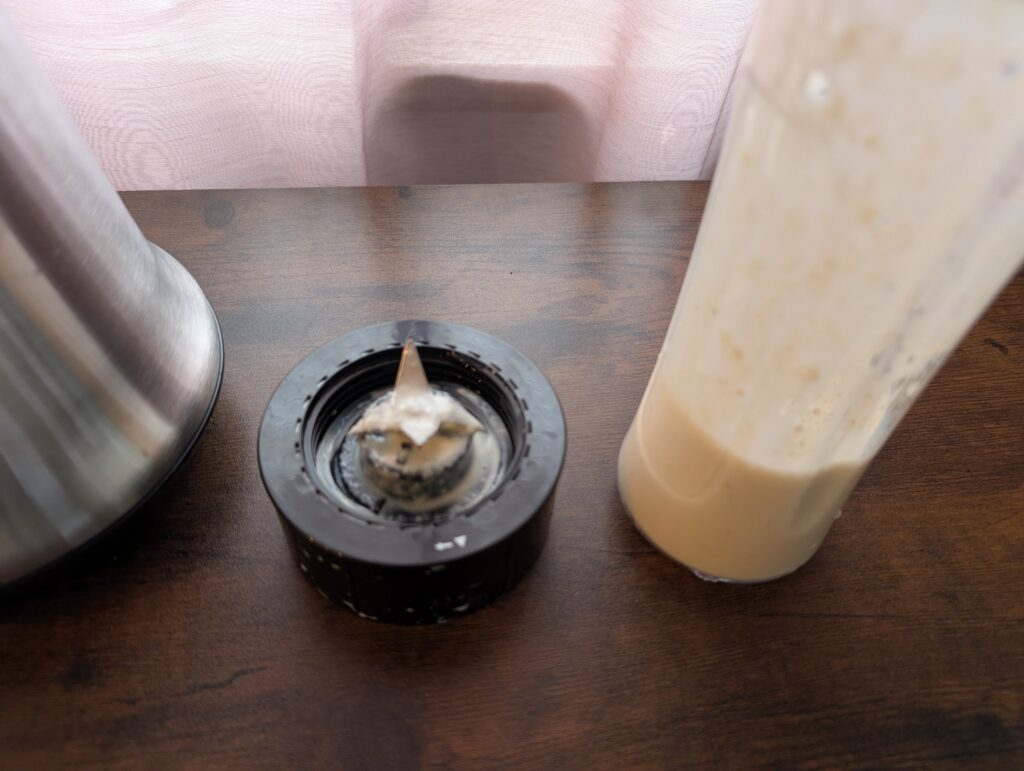 SEVERIN SM 3737 Smoothie Maker Bananen Nuss Smoothie nach dem Mixen