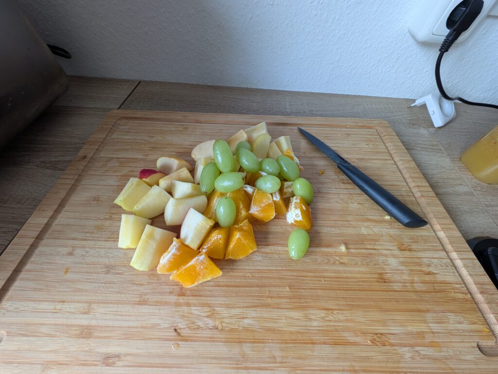 SEVERIN SM 3737 Smoothie Maker Zutaten für Obstsmoothie