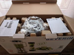 SEVERIN SM 3737 Smoothie Maker geöffnet